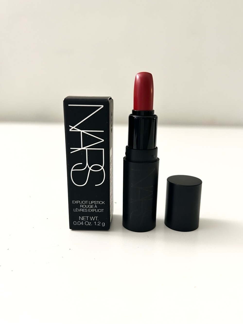 🌸NARS Explicit Lipstick in 863 Unauthorized 1.2 g Mini